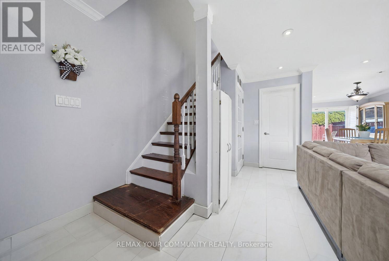 130 Andrea Lane, Vaughan, Ontario  L4L 1E7 - Photo 7 - N12925446