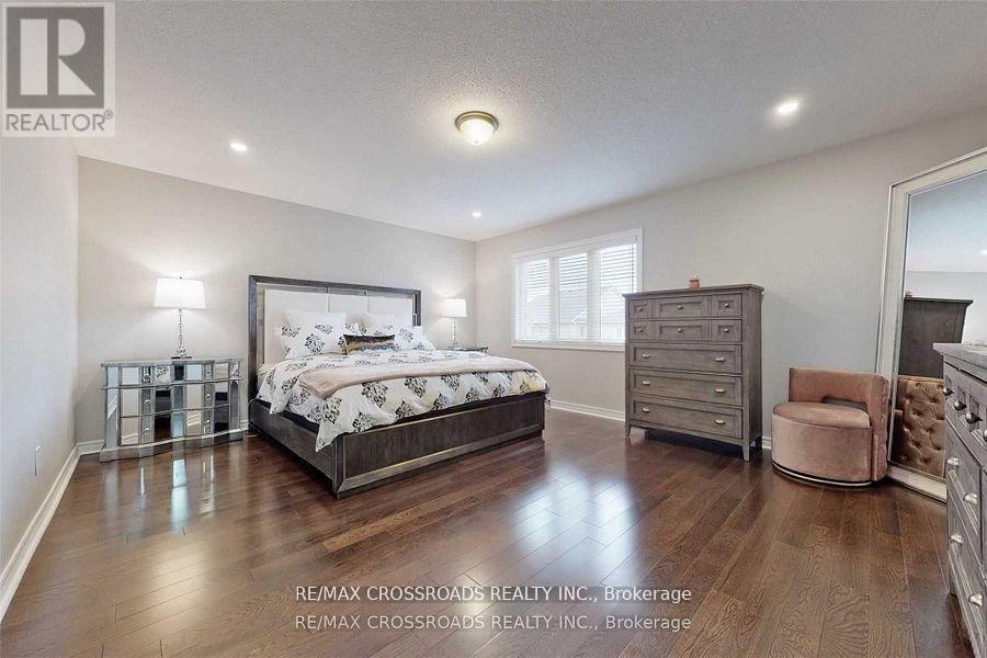 62 Romanelli Crescent, Bradford West Gwillimbury (Bradford), Ontario  L3Z 0X7 - Photo 18 - N12925466