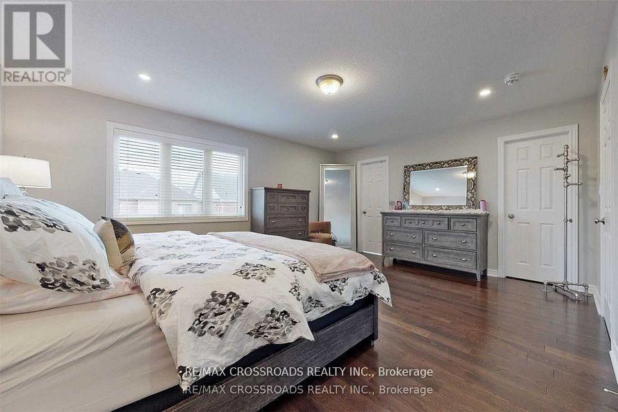 62 Romanelli Crescent, Bradford West Gwillimbury (Bradford), Ontario  L3Z 0X7 - Photo 20 - N12925466