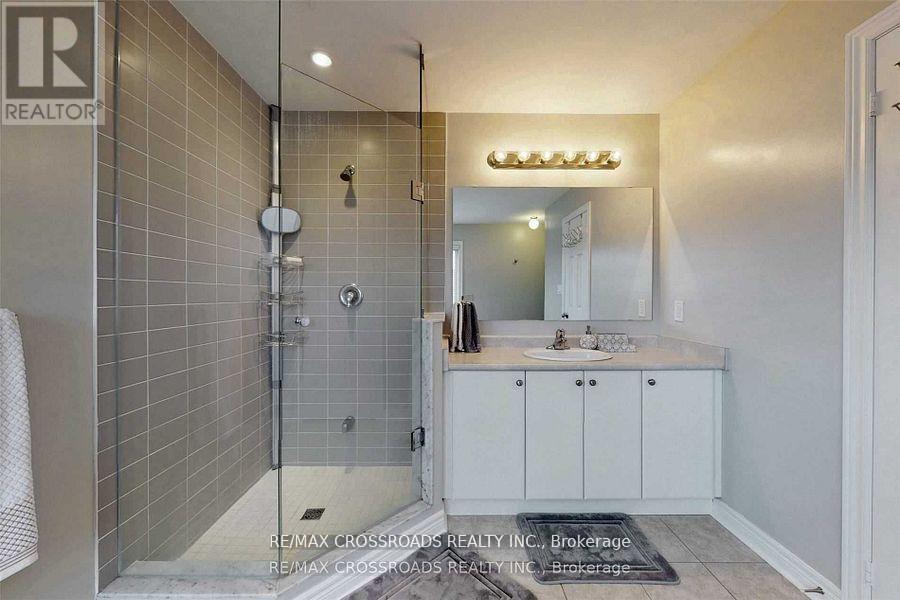 62 Romanelli Crescent, Bradford West Gwillimbury (Bradford), Ontario  L3Z 0X7 - Photo 22 - N12925466