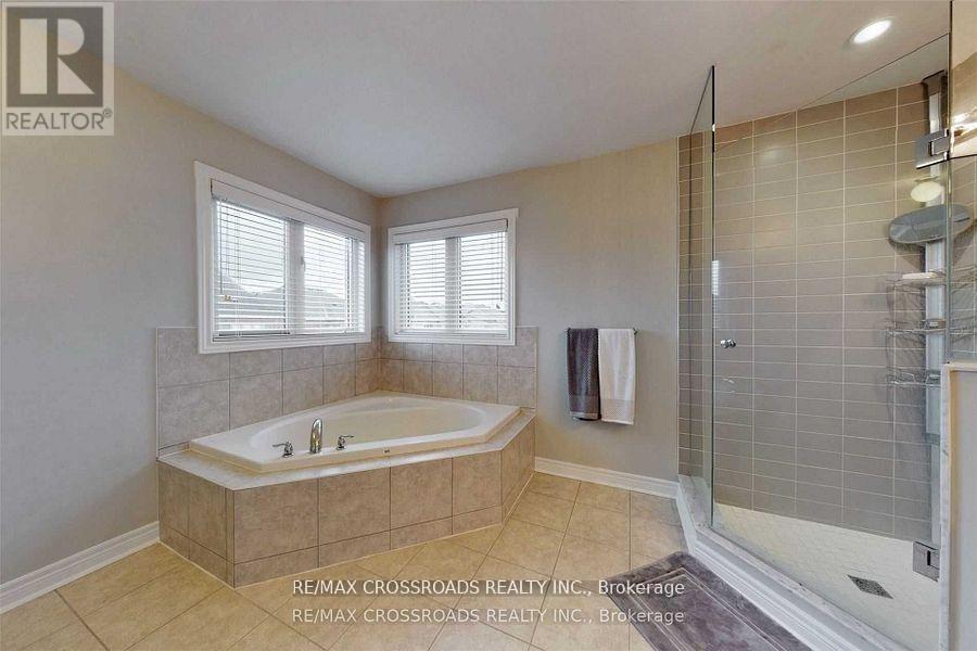 62 Romanelli Crescent, Bradford West Gwillimbury (Bradford), Ontario  L3Z 0X7 - Photo 23 - N12925466