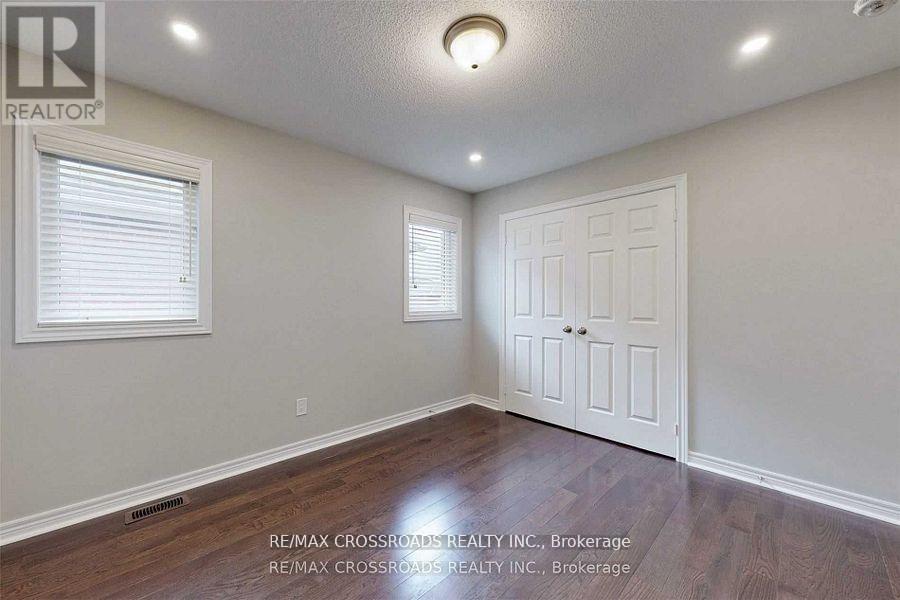 62 Romanelli Crescent, Bradford West Gwillimbury (Bradford), Ontario  L3Z 0X7 - Photo 25 - N12925466