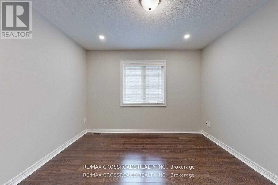 62 Romanelli Crescent, Bradford West Gwillimbury (Bradford), Ontario  L3Z 0X7 - Photo 27 - N12925466