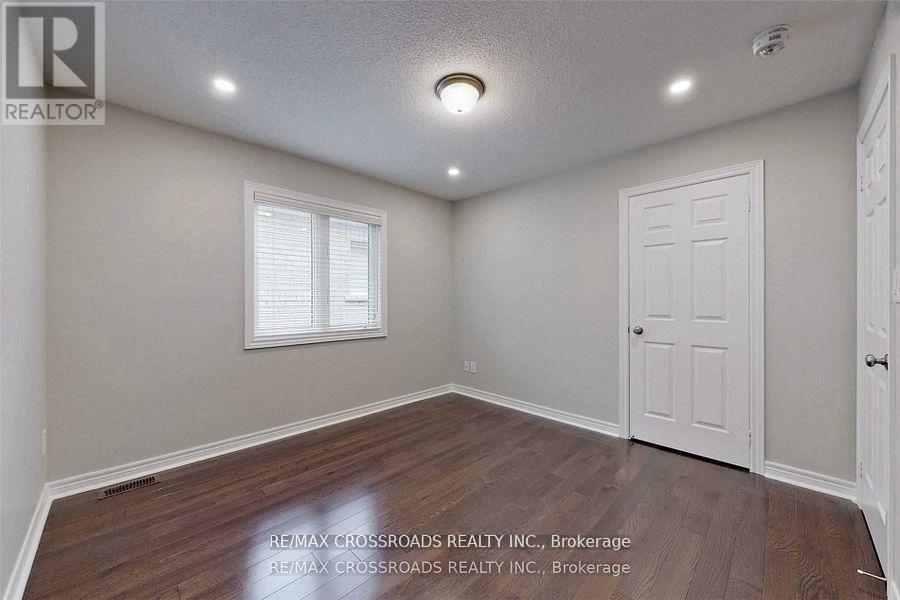 62 Romanelli Crescent, Bradford West Gwillimbury (Bradford), Ontario  L3Z 0X7 - Photo 28 - N12925466