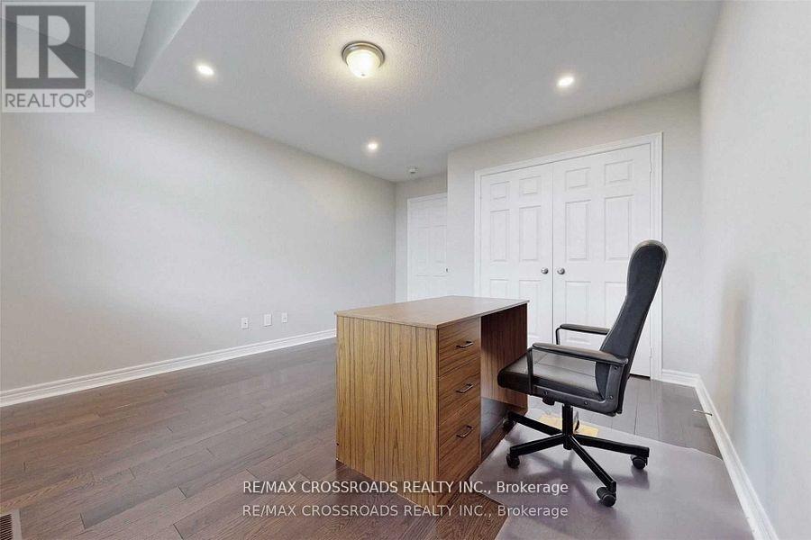 62 Romanelli Crescent, Bradford West Gwillimbury (Bradford), Ontario  L3Z 0X7 - Photo 31 - N12925466