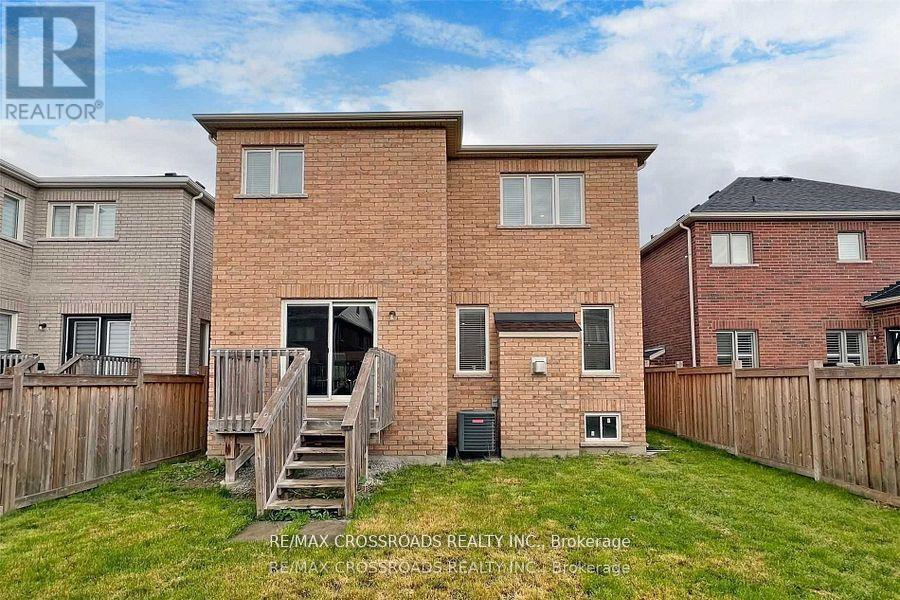 62 Romanelli Crescent, Bradford West Gwillimbury (Bradford), Ontario  L3Z 0X7 - Photo 35 - N12925466