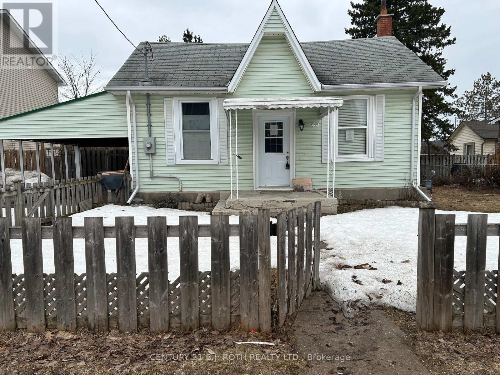 44 SANFORD STREET, Barrie, Ontario