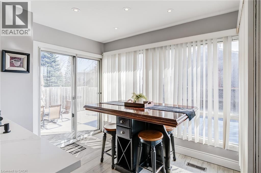 2055 Hunters Wood Drive, Burlington, Ontario  L7M 2T9 - Photo 13 - 40800251