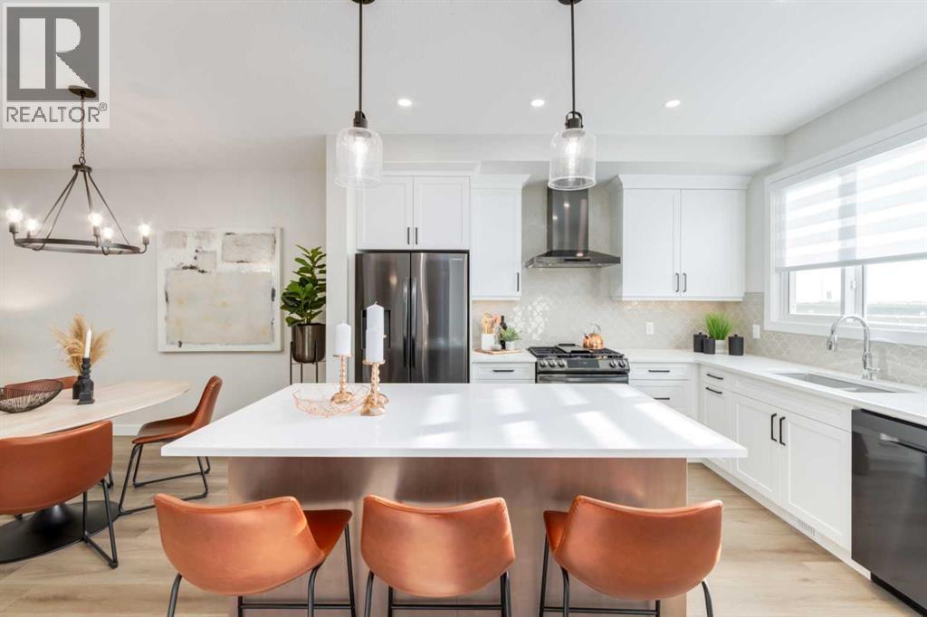 30 Tillotson Loop, Okotoks, Alberta  T0T 0T0 - Photo 4 - A2263442