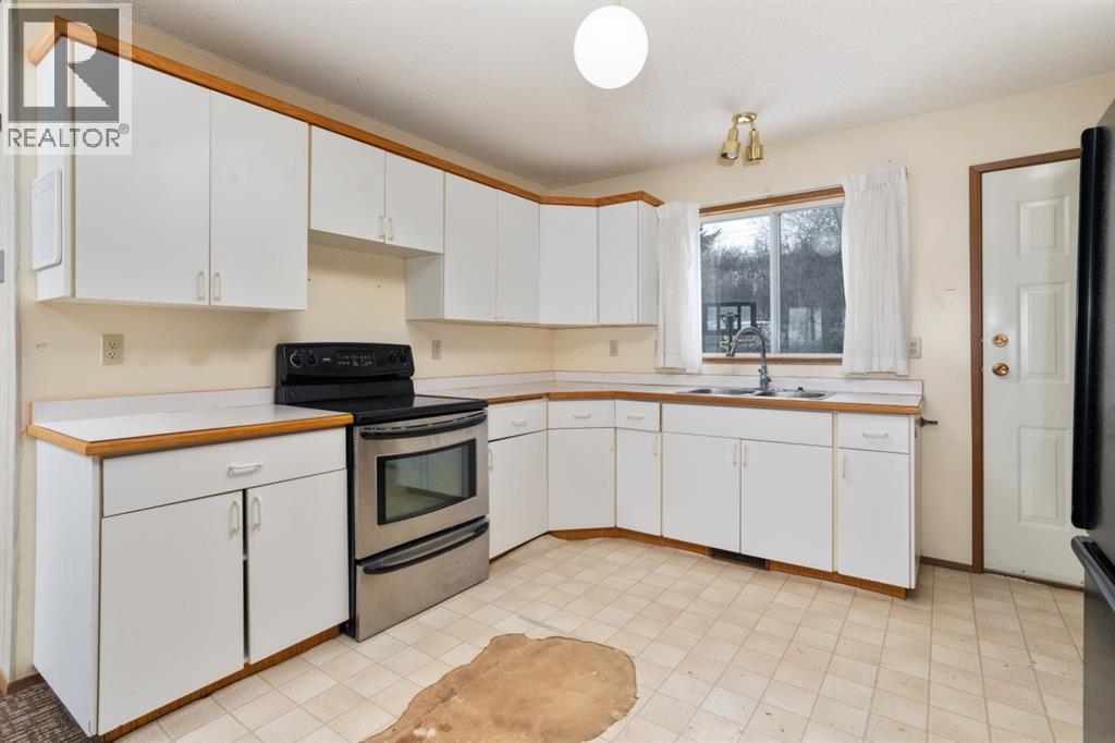 213 Red Wing Crescent, Tillicum Beach, Alberta  T4V 3M9 - Photo 13 - A2293425