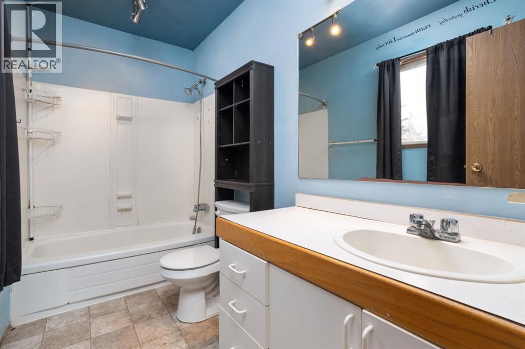 213 Red Wing Crescent, Tillicum Beach, Alberta  T4V 3M9 - Photo 16 - A2293425