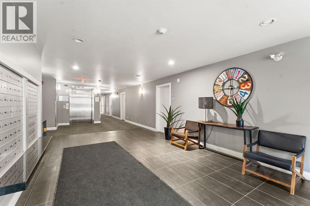 302, 515 4 Avenue NE, Calgary, Alberta  T2E 0J9 - Photo 2 - A2282029