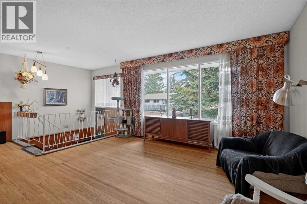 4911 Vanguard Road Nw, Calgary, Alberta  T3A 0R5 - Photo 7 - A2292340