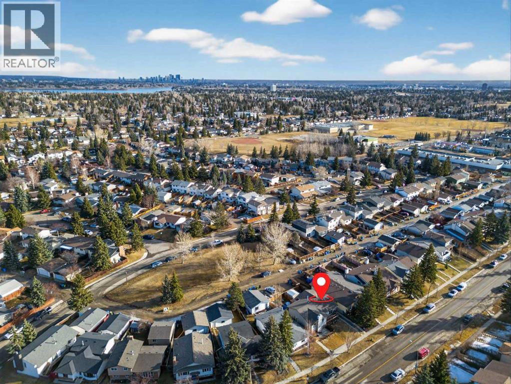 3627 Cedarille Drive SW, Calgary, Alberta  T2W 3J5 - Photo 2 - A2295281