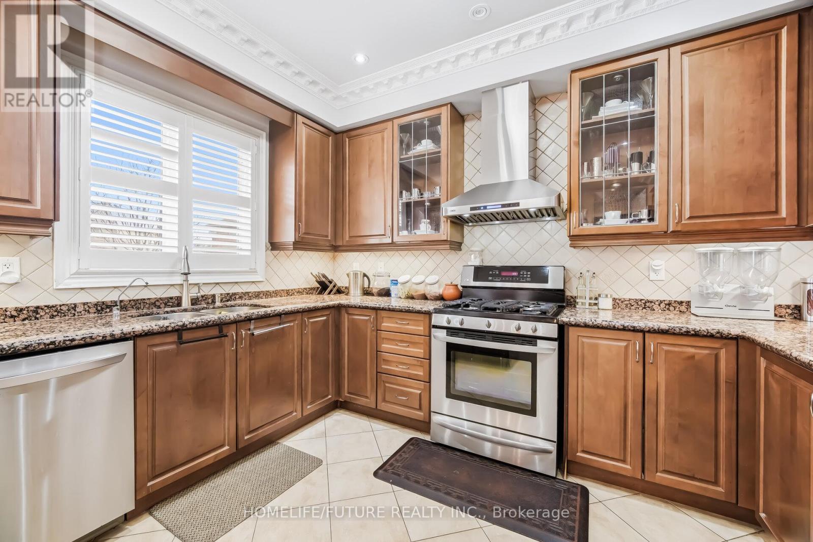 73 Egypt Drive, Brampton (Sandringham-Wellington), Ontario  L6R 0S4 - Photo 14 - W12925382