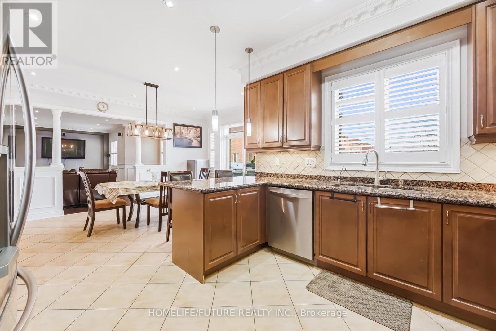 73 Egypt Drive, Brampton (Sandringham-Wellington), Ontario  L6R 0S4 - Photo 16 - W12925382