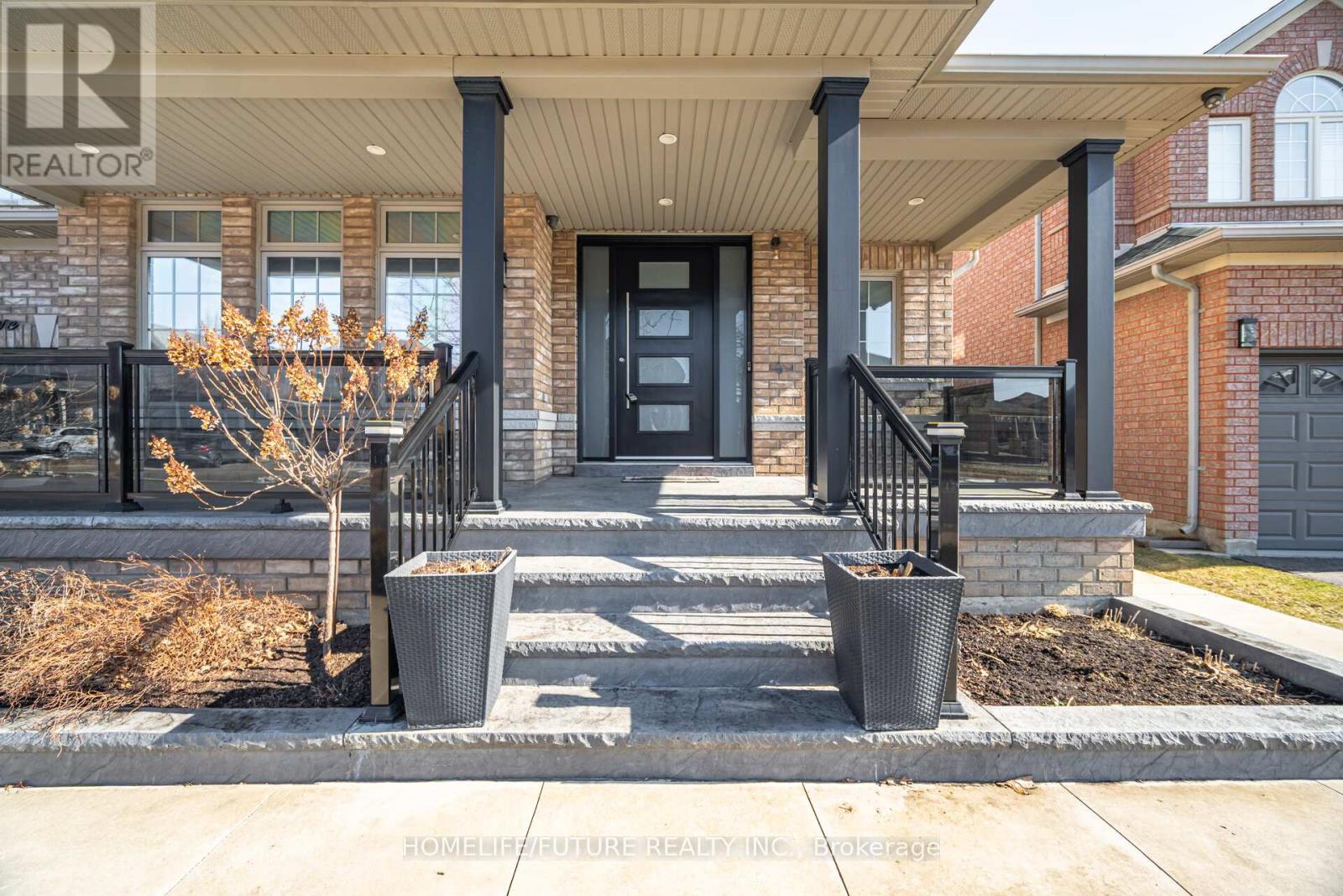 73 Egypt Drive, Brampton (Sandringham-Wellington), Ontario  L6R 0S4 - Photo 4 - W12925382