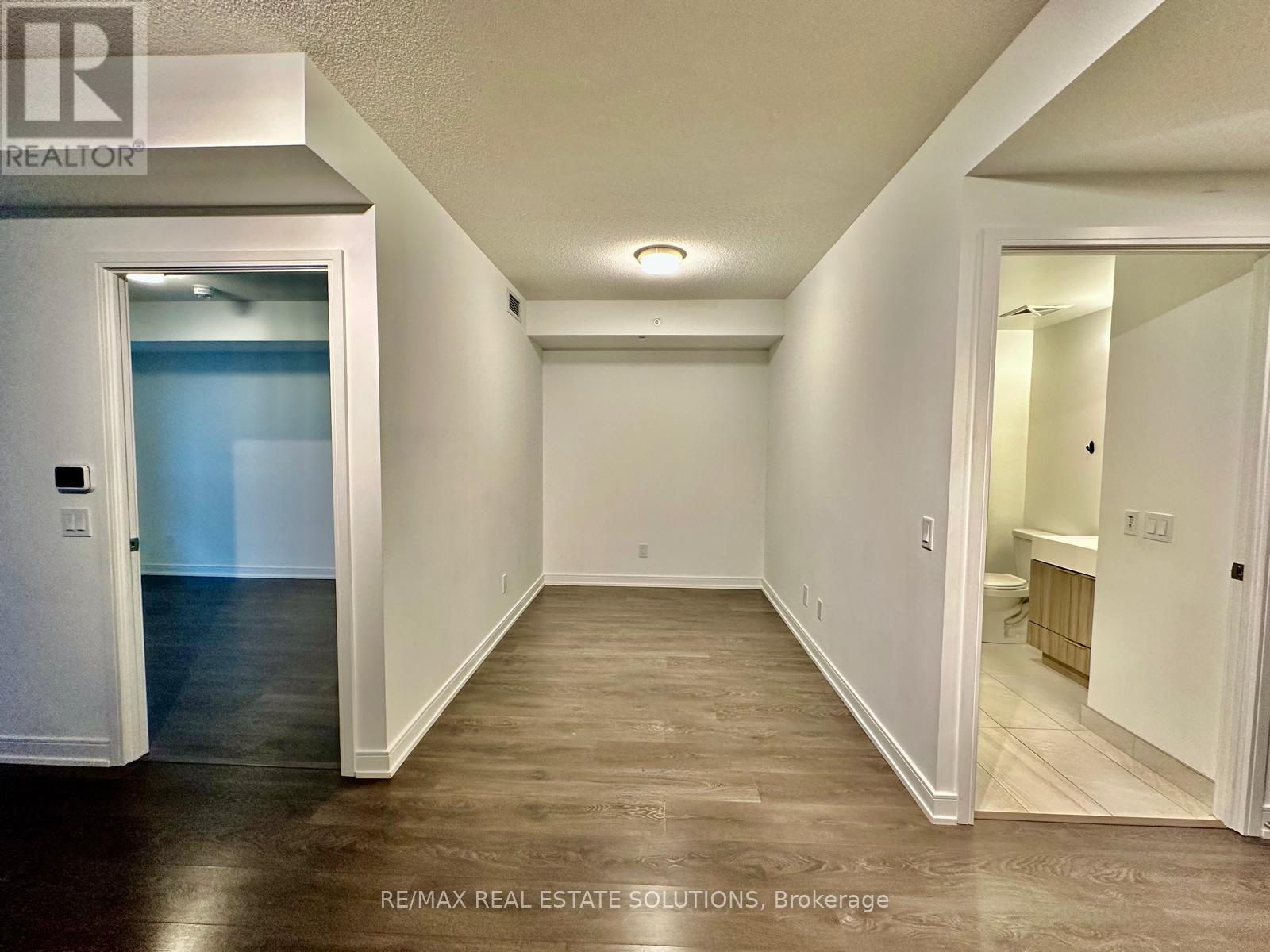 1506 - 30 Samuel Wood Way, Toronto, Ontario  M9B 0C9 - Photo 5 - W12925384