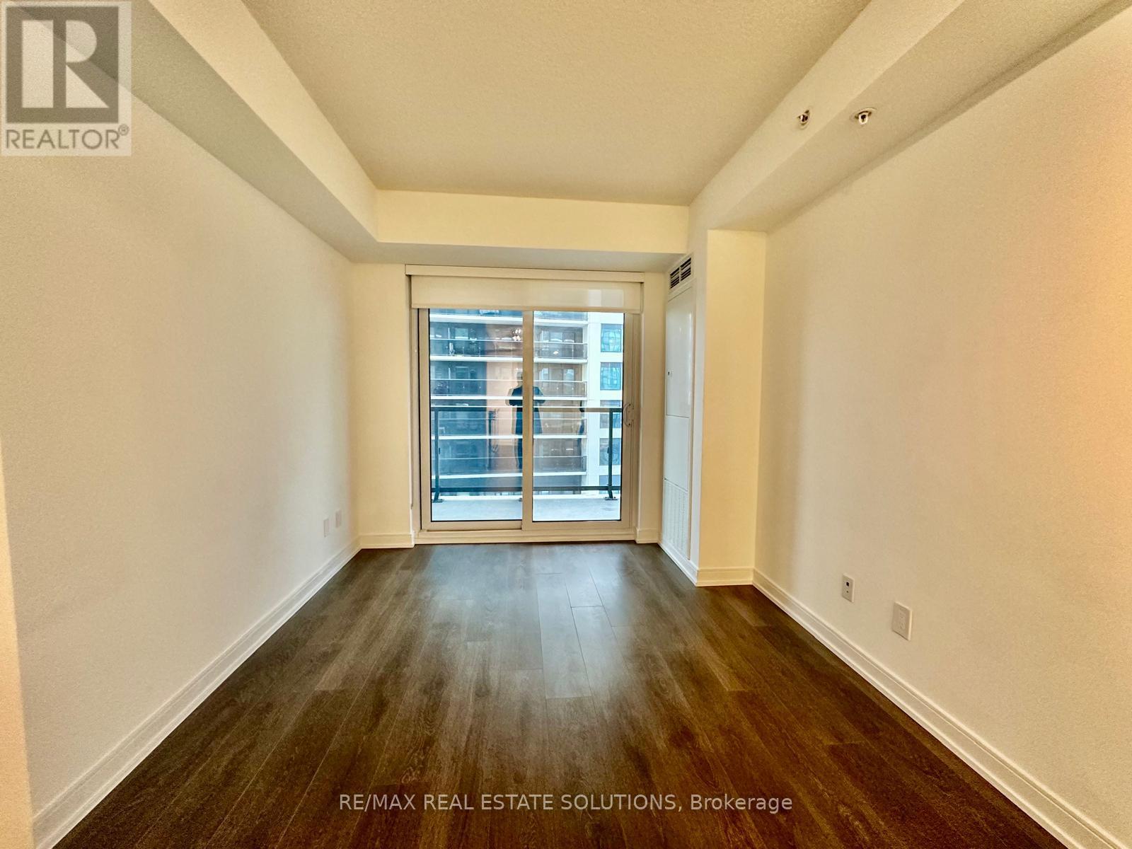 1506 - 30 Samuel Wood Way, Toronto, Ontario  M9B 0C9 - Photo 9 - W12925384