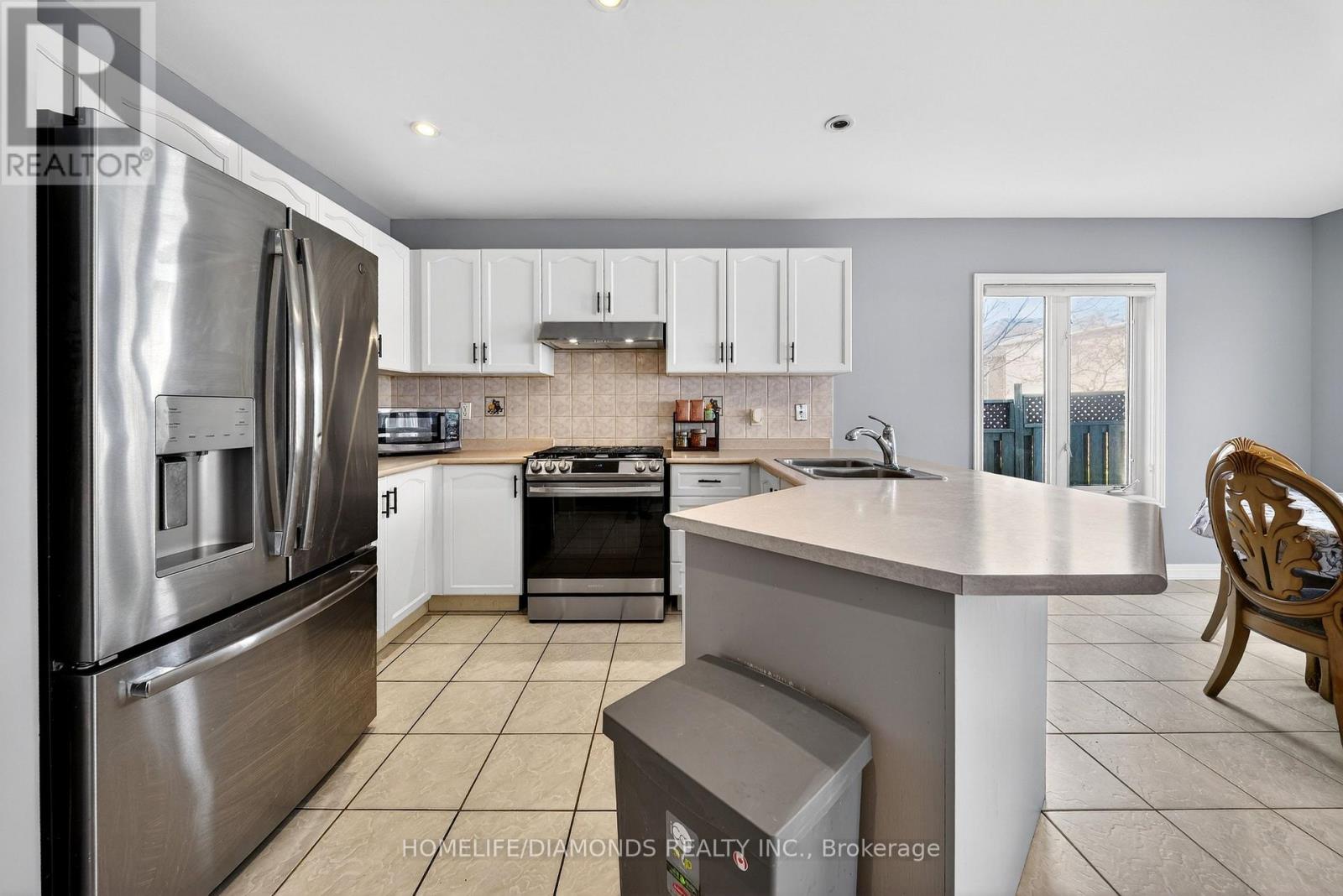 62 Don Minaker Drive, Brampton, Ontario  L6P 1R3 - Photo 14 - W12925412