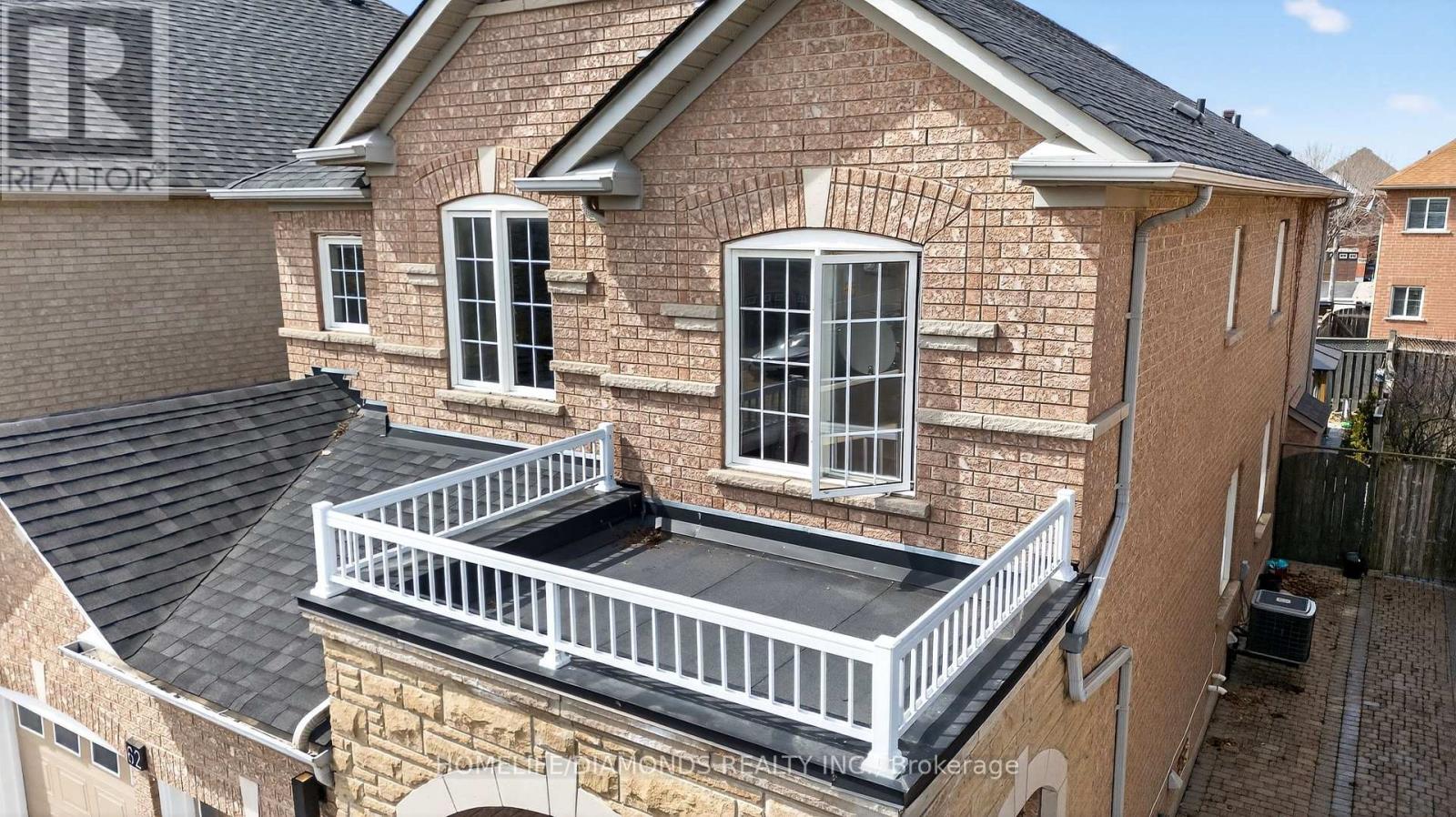 62 Don Minaker Drive, Brampton, Ontario  L6P 1R3 - Photo 5 - W12925412