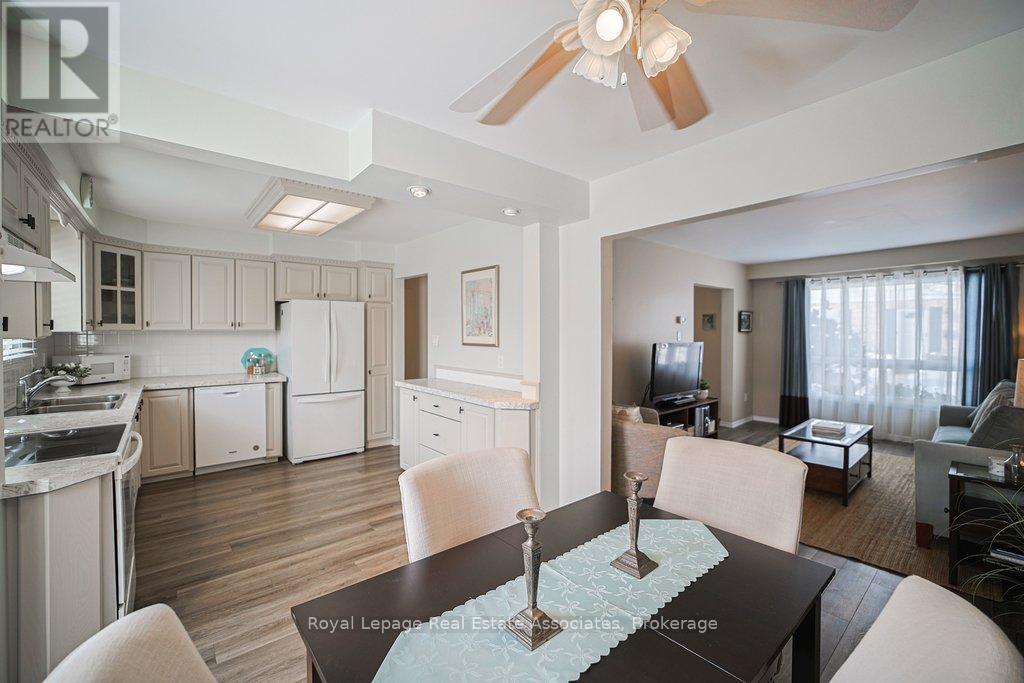 51 - 5475 Lakeshore Road, Burlington, Ontario  L7L 1E1 - Photo 12 - W12925454