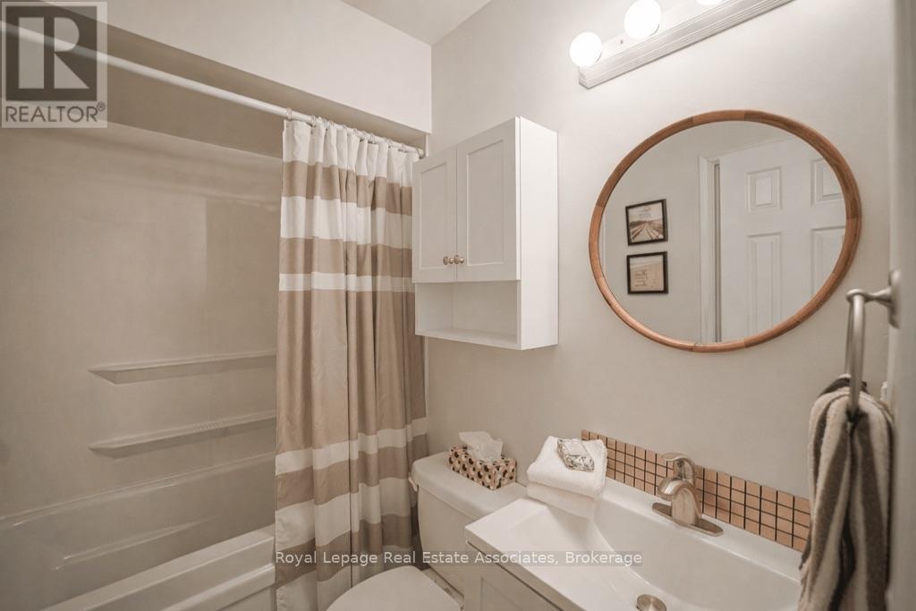 51 - 5475 Lakeshore Road, Burlington, Ontario  L7L 1E1 - Photo 19 - W12925454