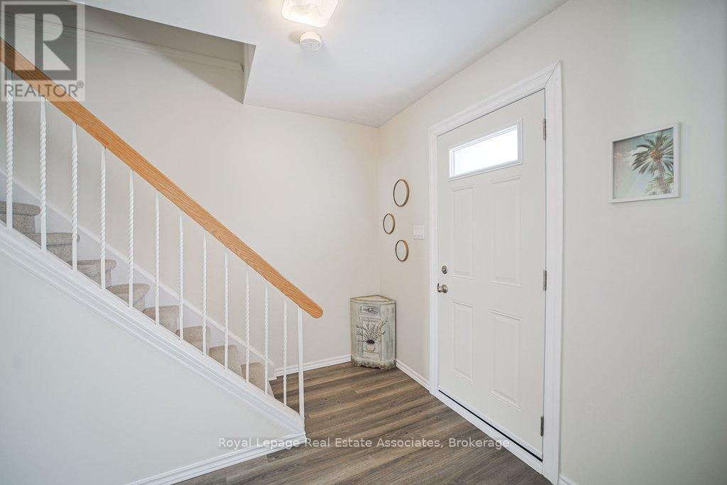 51 - 5475 Lakeshore Road, Burlington, Ontario  L7L 1E1 - Photo 4 - W12925454