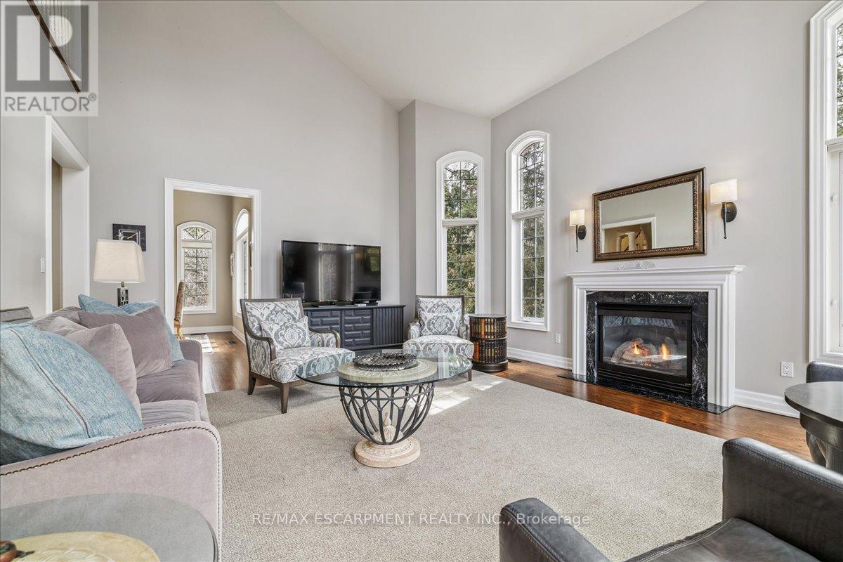 2359 Woodfield Road, Oakville, Ontario  L6H 6Y6 - Photo 10 - W12925458