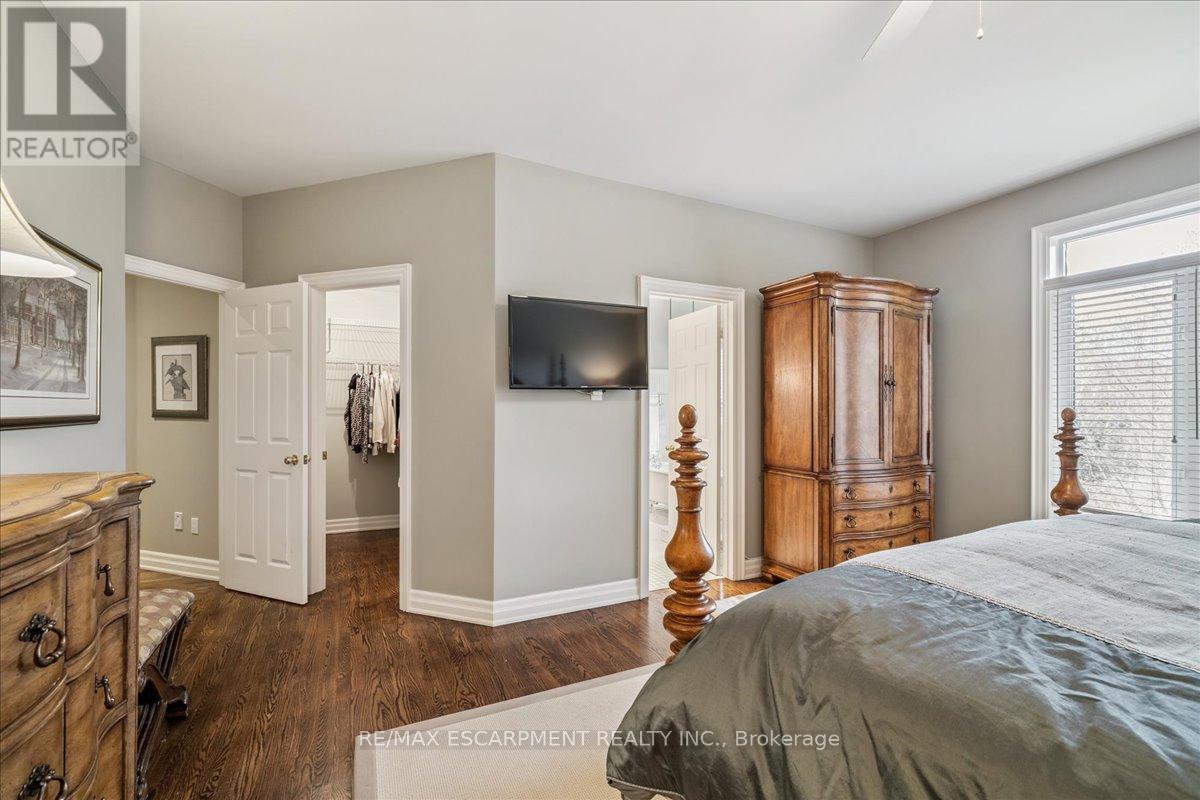 2359 Woodfield Road, Oakville, Ontario  L6H 6Y6 - Photo 19 - W12925458