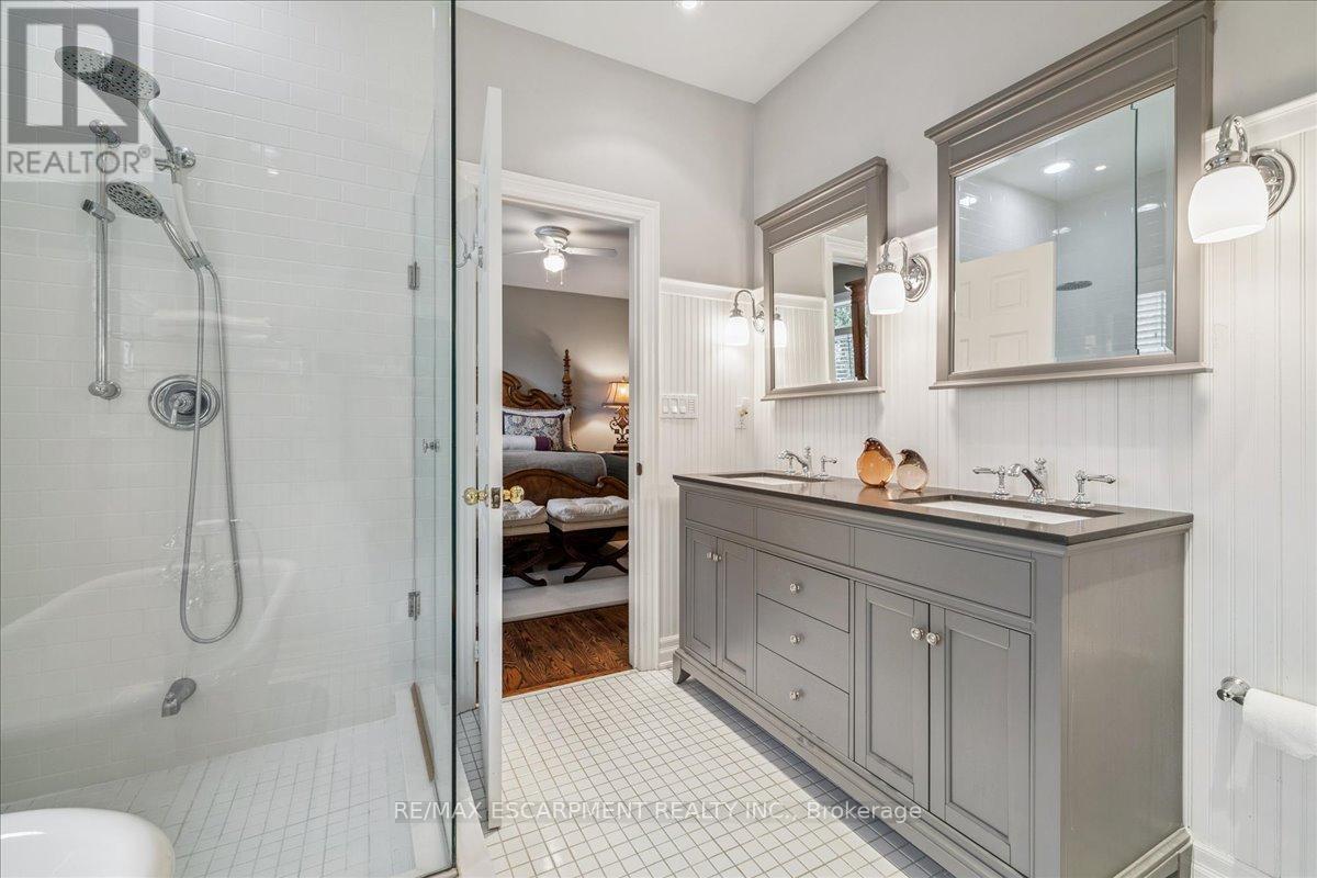 2359 Woodfield Road, Oakville, Ontario  L6H 6Y6 - Photo 20 - W12925458