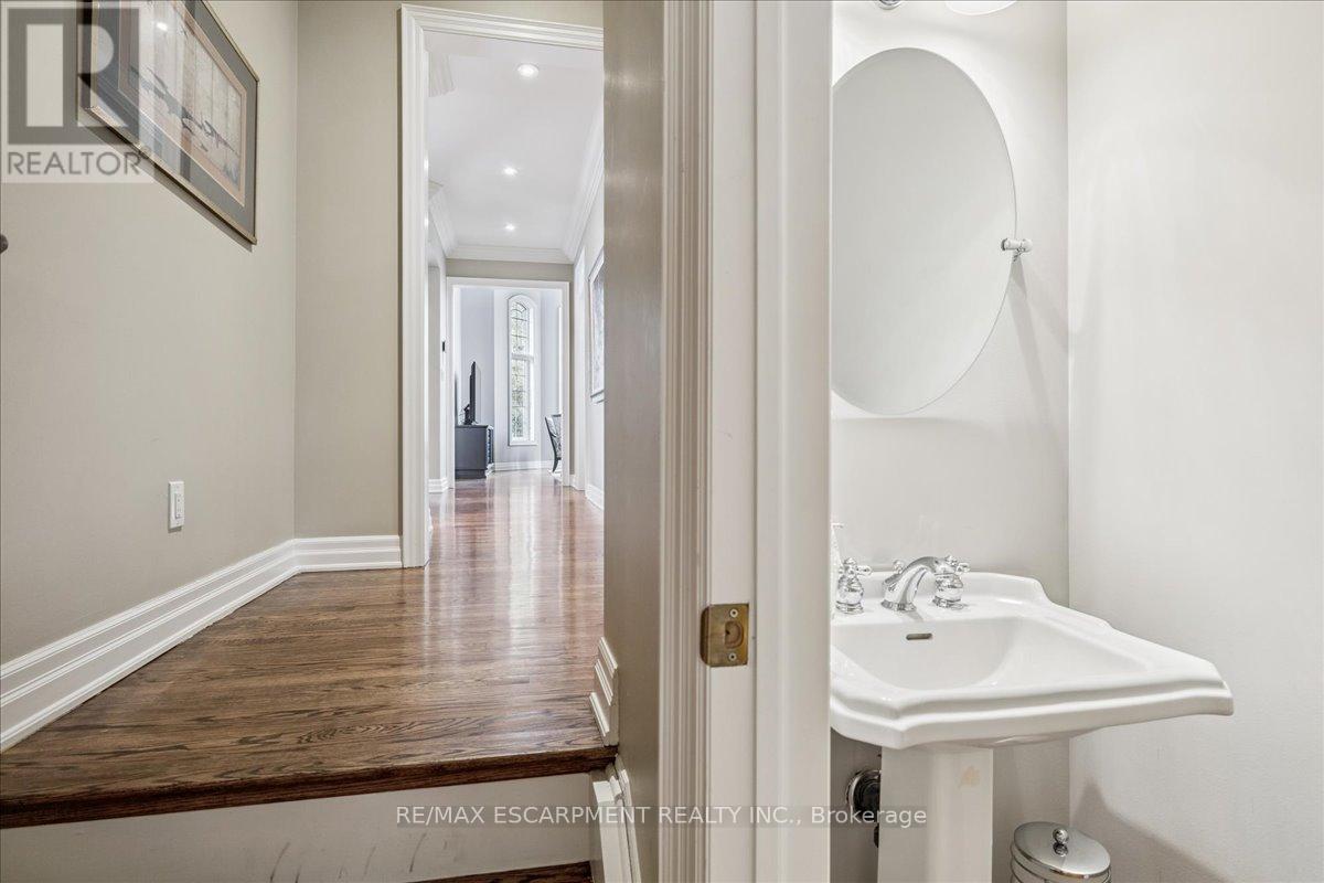 2359 Woodfield Road, Oakville, Ontario  L6H 6Y6 - Photo 22 - W12925458