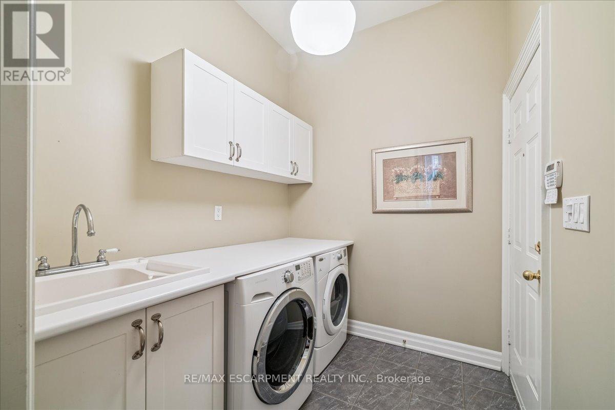 2359 Woodfield Road, Oakville, Ontario  L6H 6Y6 - Photo 23 - W12925458