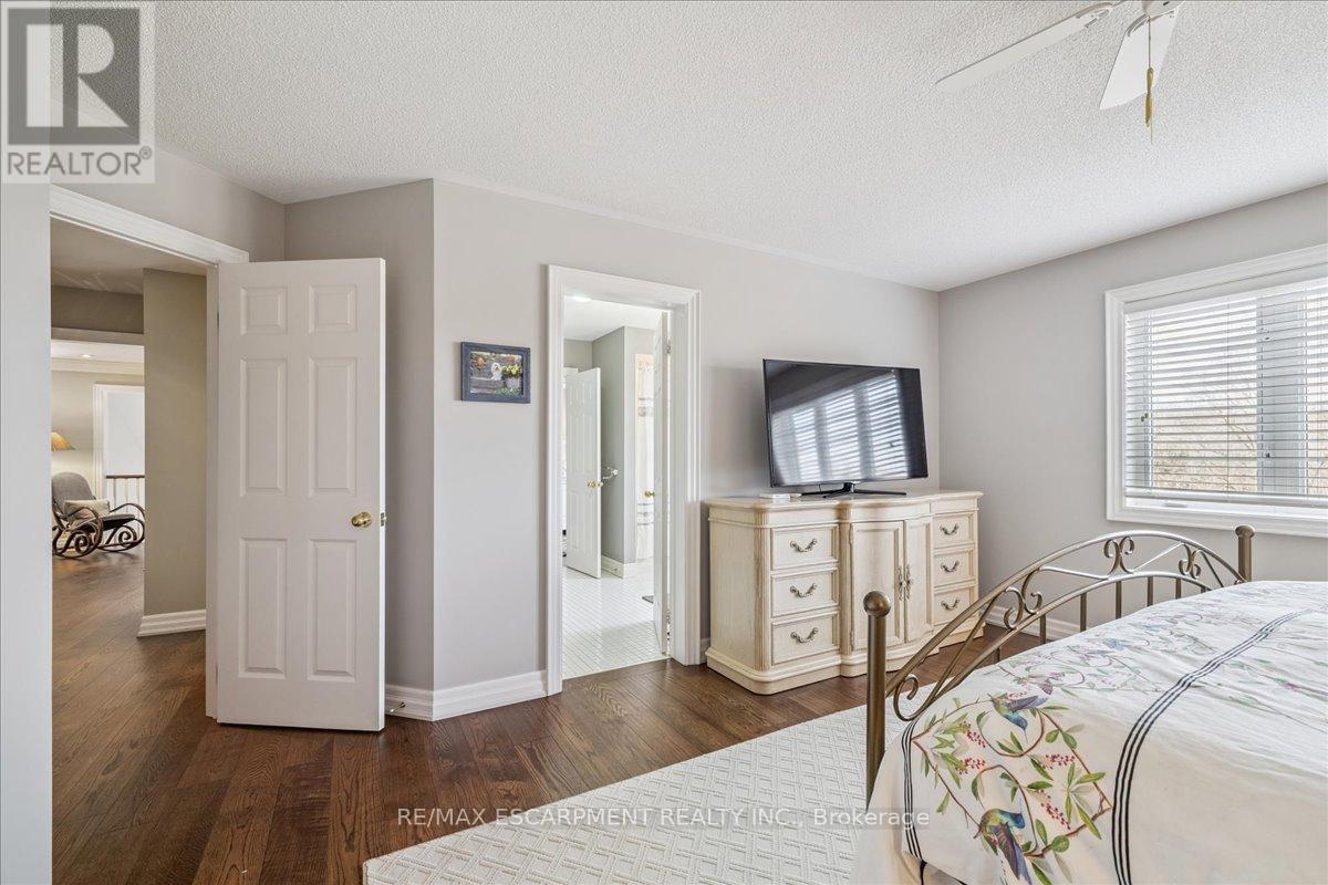 2359 Woodfield Road, Oakville, Ontario  L6H 6Y6 - Photo 28 - W12925458