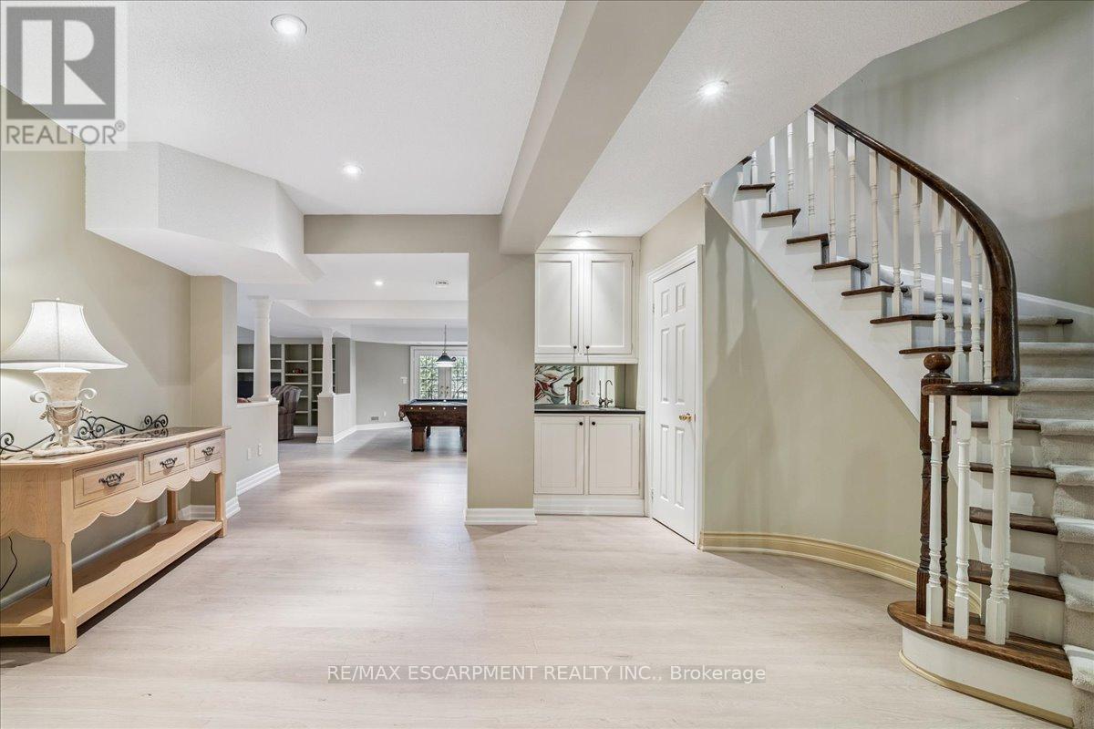 2359 Woodfield Road, Oakville, Ontario  L6H 6Y6 - Photo 33 - W12925458