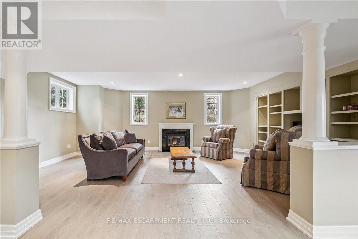 2359 Woodfield Road, Oakville, Ontario  L6H 6Y6 - Photo 37 - W12925458