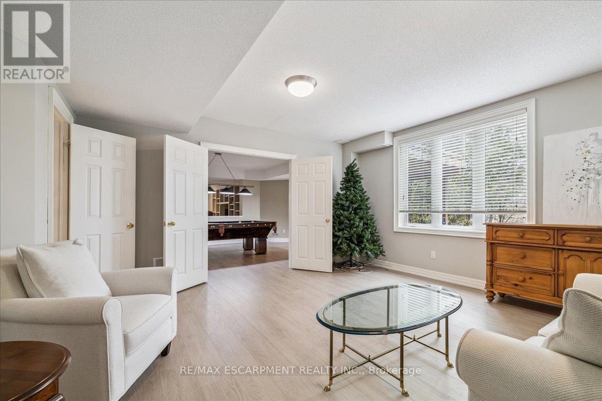 2359 Woodfield Road, Oakville, Ontario  L6H 6Y6 - Photo 40 - W12925458