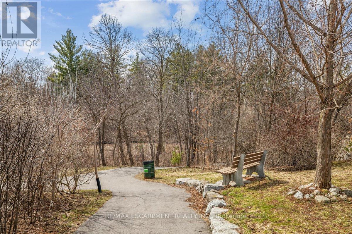 2359 Woodfield Road, Oakville, Ontario  L6H 6Y6 - Photo 48 - W12925458