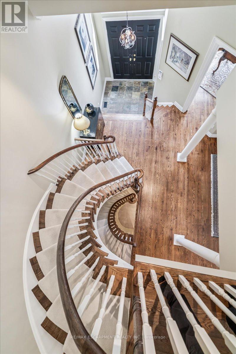 2359 Woodfield Road, Oakville, Ontario  L6H 6Y6 - Photo 49 - W12925458