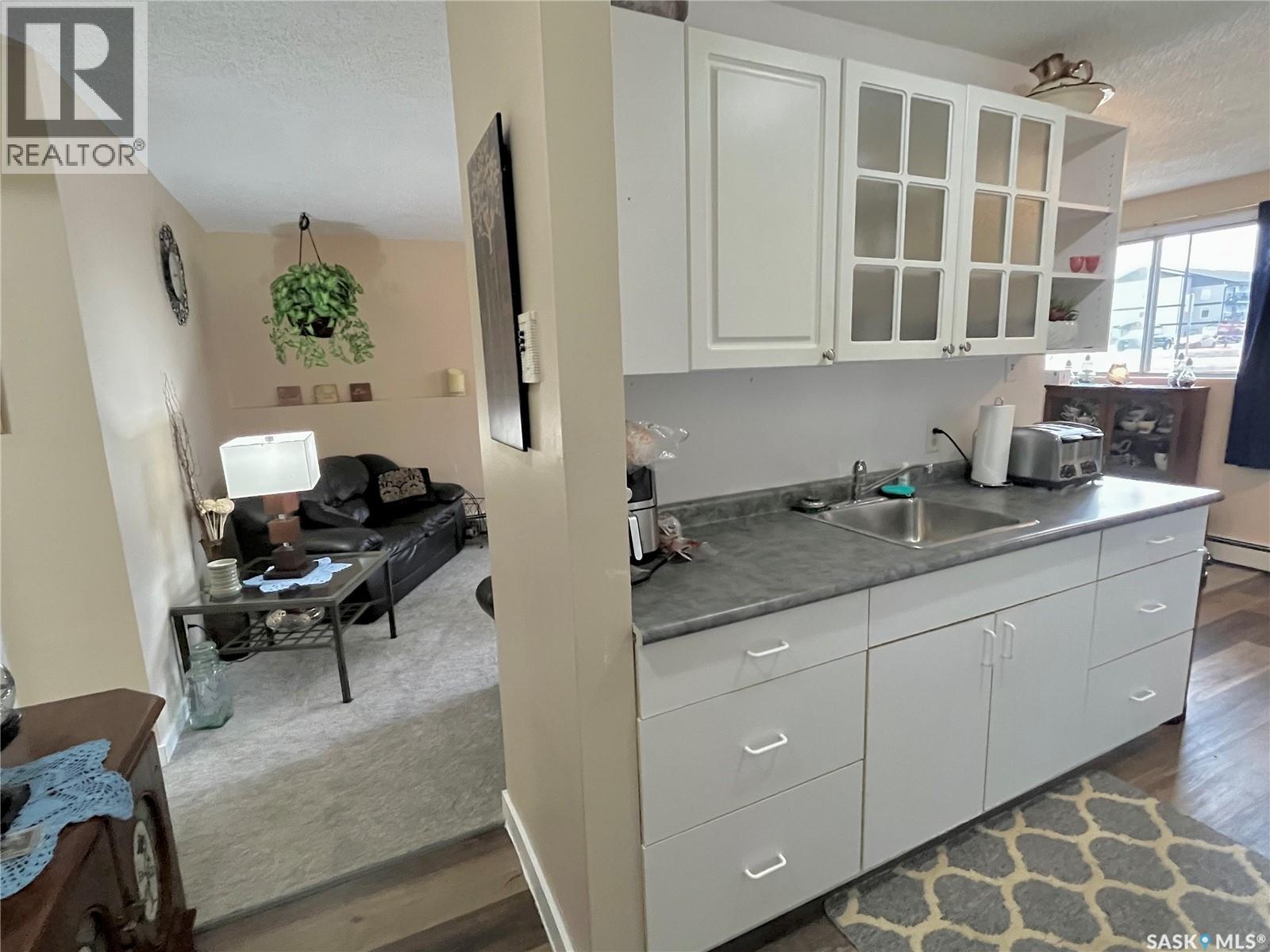 101 502 5th Avenue, Weyburn, Saskatchewan  S4H 2W1 - Photo 3 - SK031312