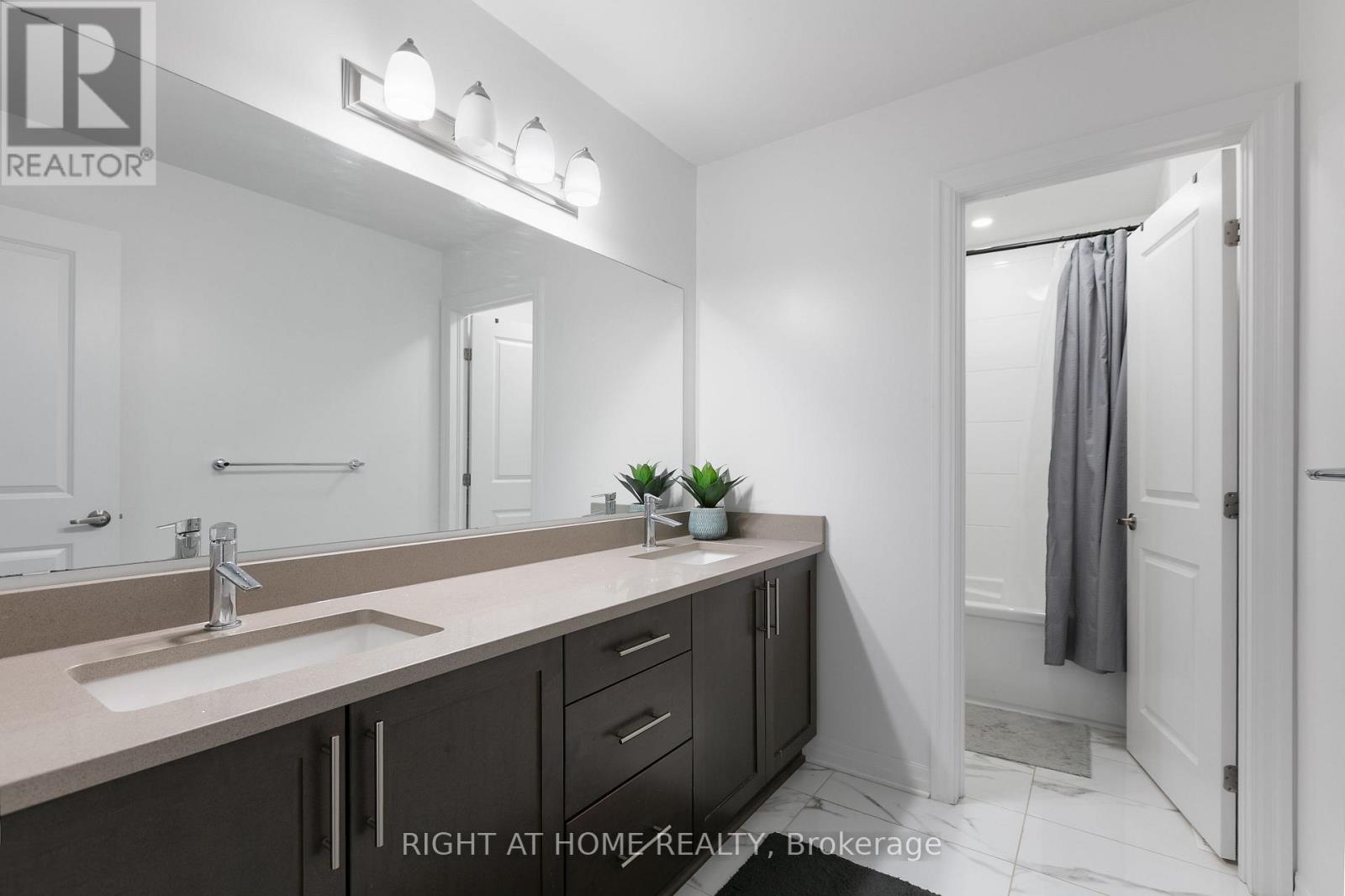 917 Littlerock Street, Ottawa, Ontario  K1T 0N2 - Photo 19 - X12846496