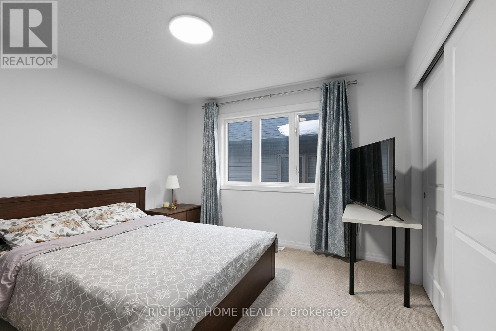 917 Littlerock Street, Ottawa, Ontario  K1T 0N2 - Photo 17 - X12846496