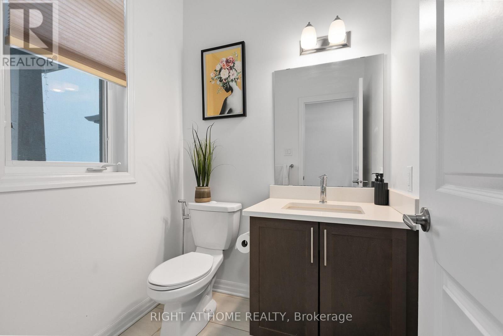 917 Littlerock Street, Ottawa, Ontario  K1T 0N2 - Photo 5 - X12846496