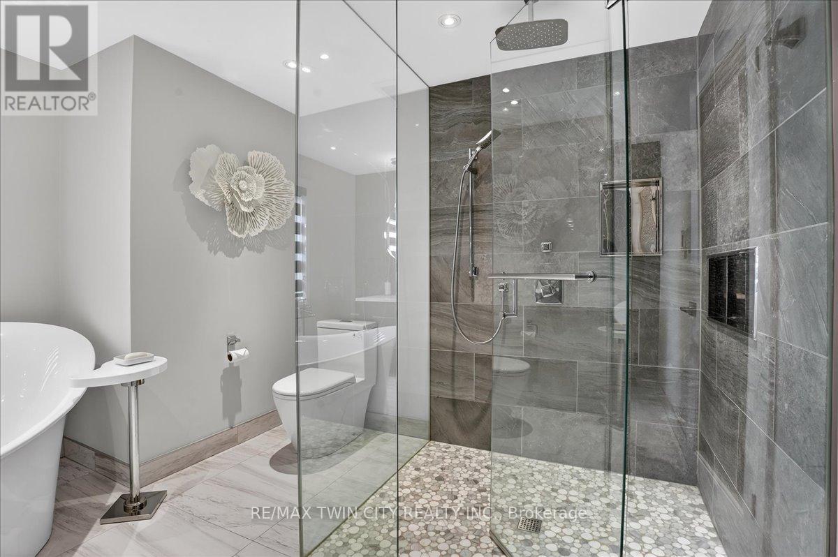 6 Ardwood Place, Kitchener, Ontario  N2A 4C3 - Photo 30 - X12925380