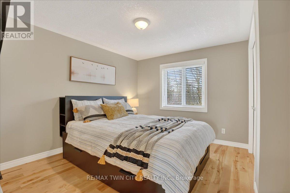 6 Ardwood Place, Kitchener, Ontario  N2A 4C3 - Photo 32 - X12925380