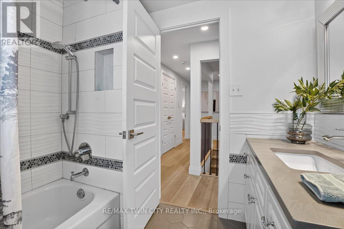 6 Ardwood Place, Kitchener, Ontario  N2A 4C3 - Photo 37 - X12925380