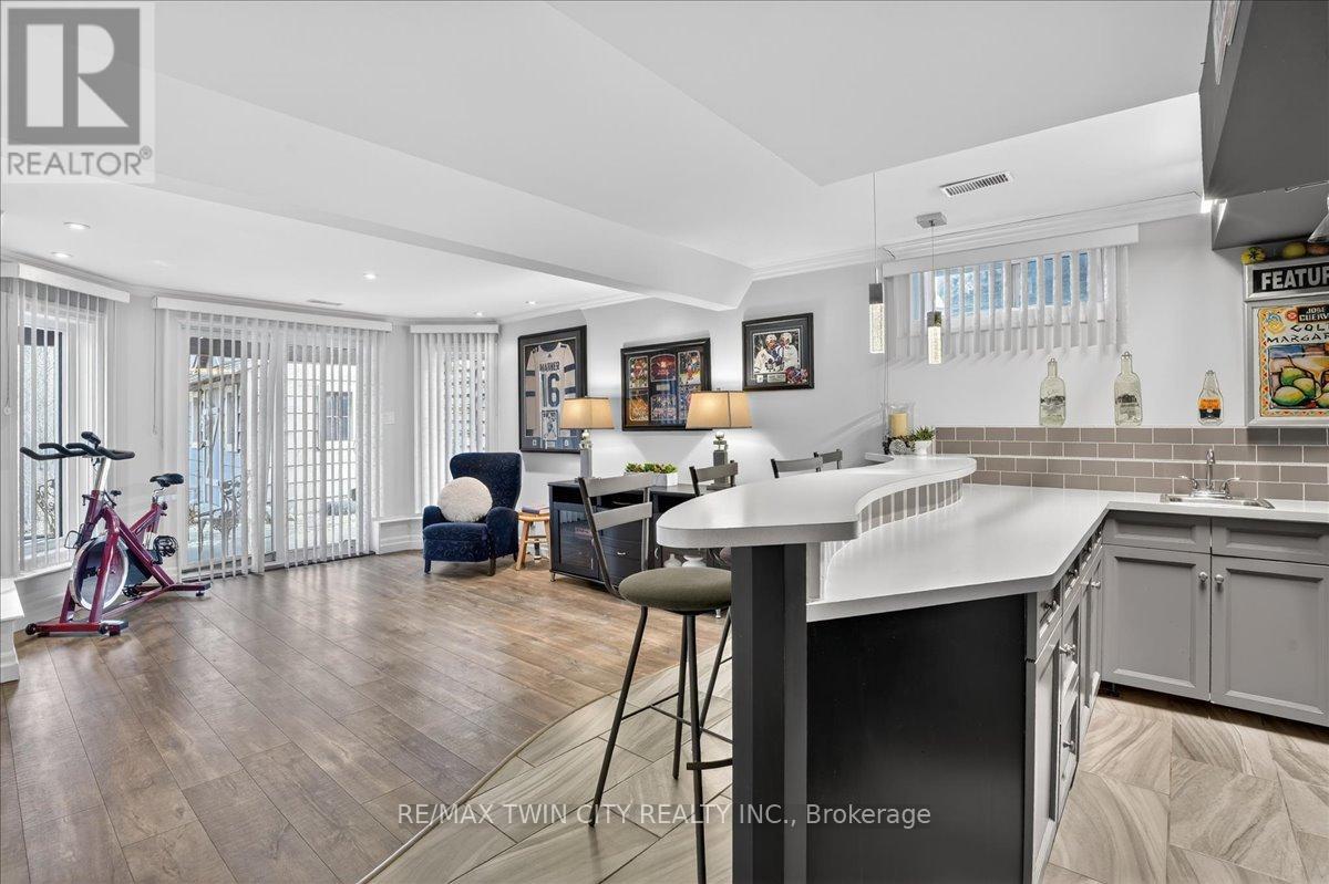 6 Ardwood Place, Kitchener, Ontario  N2A 4C3 - Photo 40 - X12925380