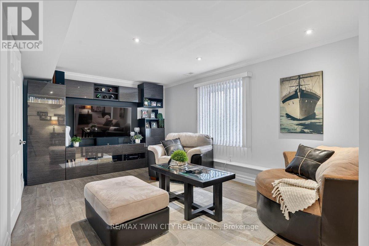 6 Ardwood Place, Kitchener, Ontario  N2A 4C3 - Photo 43 - X12925380