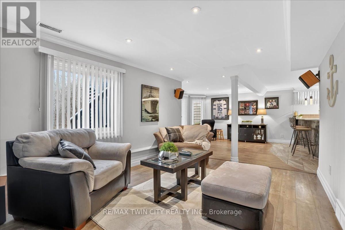 6 Ardwood Place, Kitchener, Ontario  N2A 4C3 - Photo 44 - X12925380