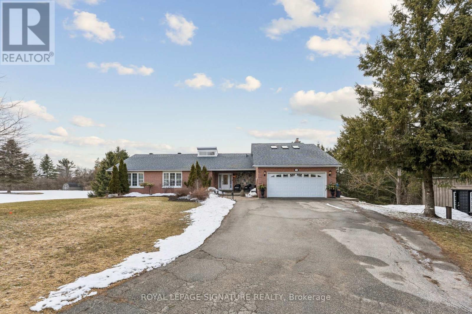 16 HILLTOP CRESCENT, East Garafraxa, Ontario